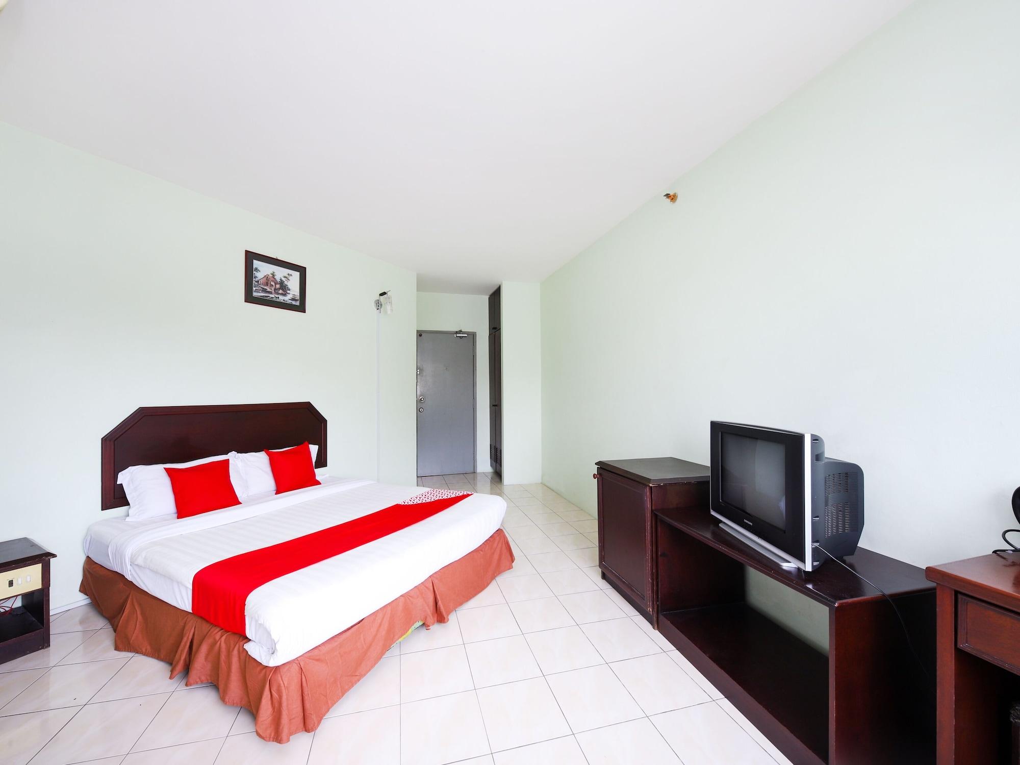 Grand Supreme Hotel Kuching Exterior photo