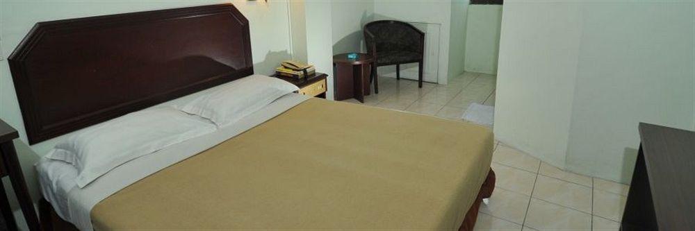 Grand Supreme Hotel Kuching Exterior photo