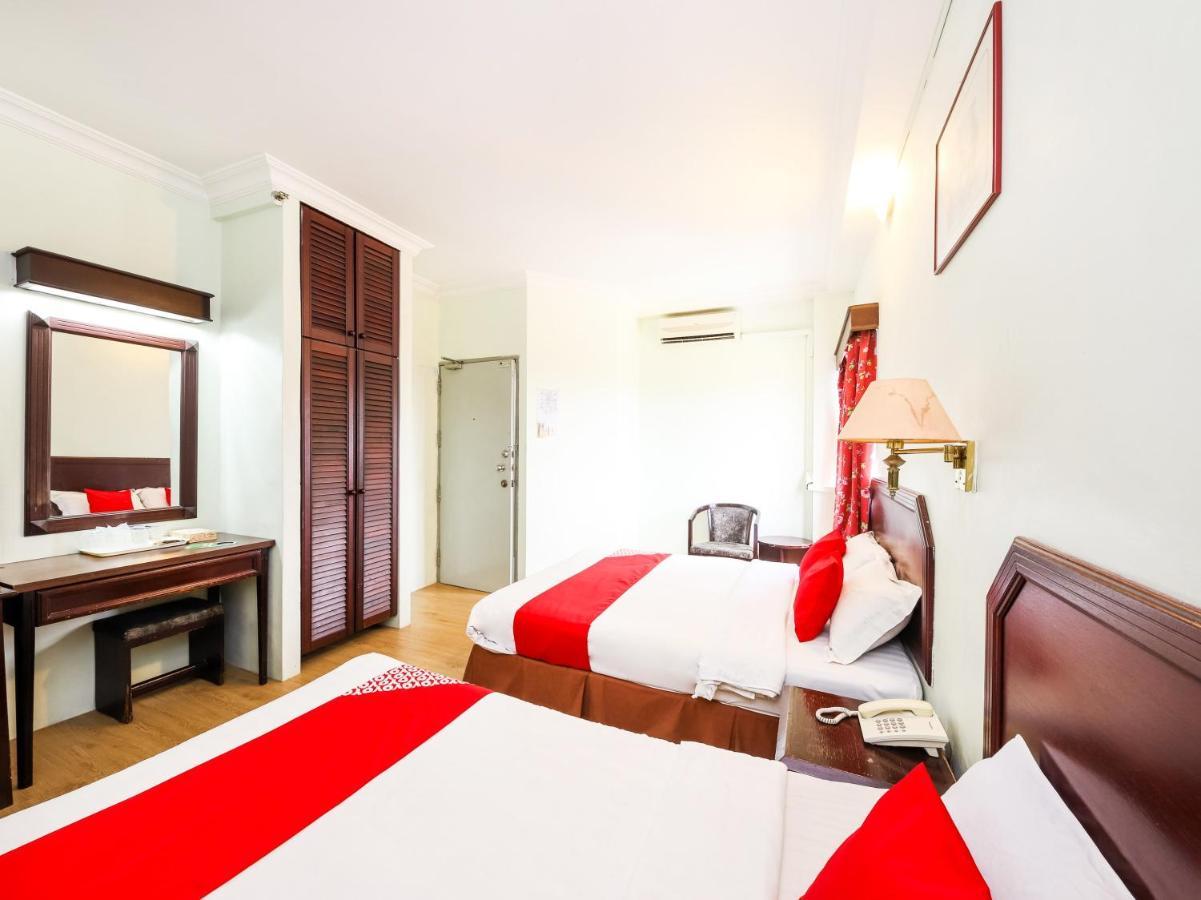 Grand Supreme Hotel Kuching Exterior photo
