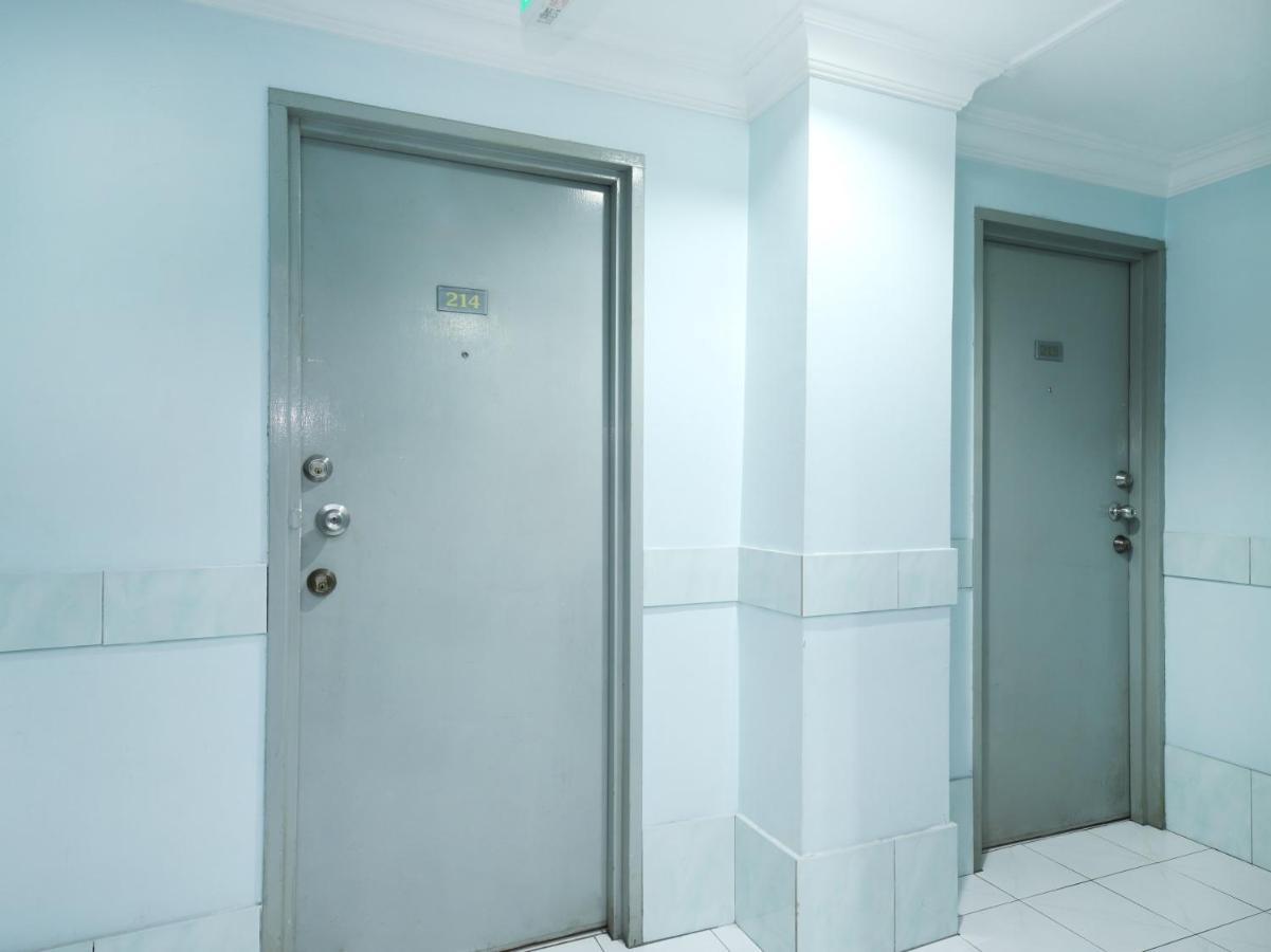 Grand Supreme Hotel Kuching Exterior photo