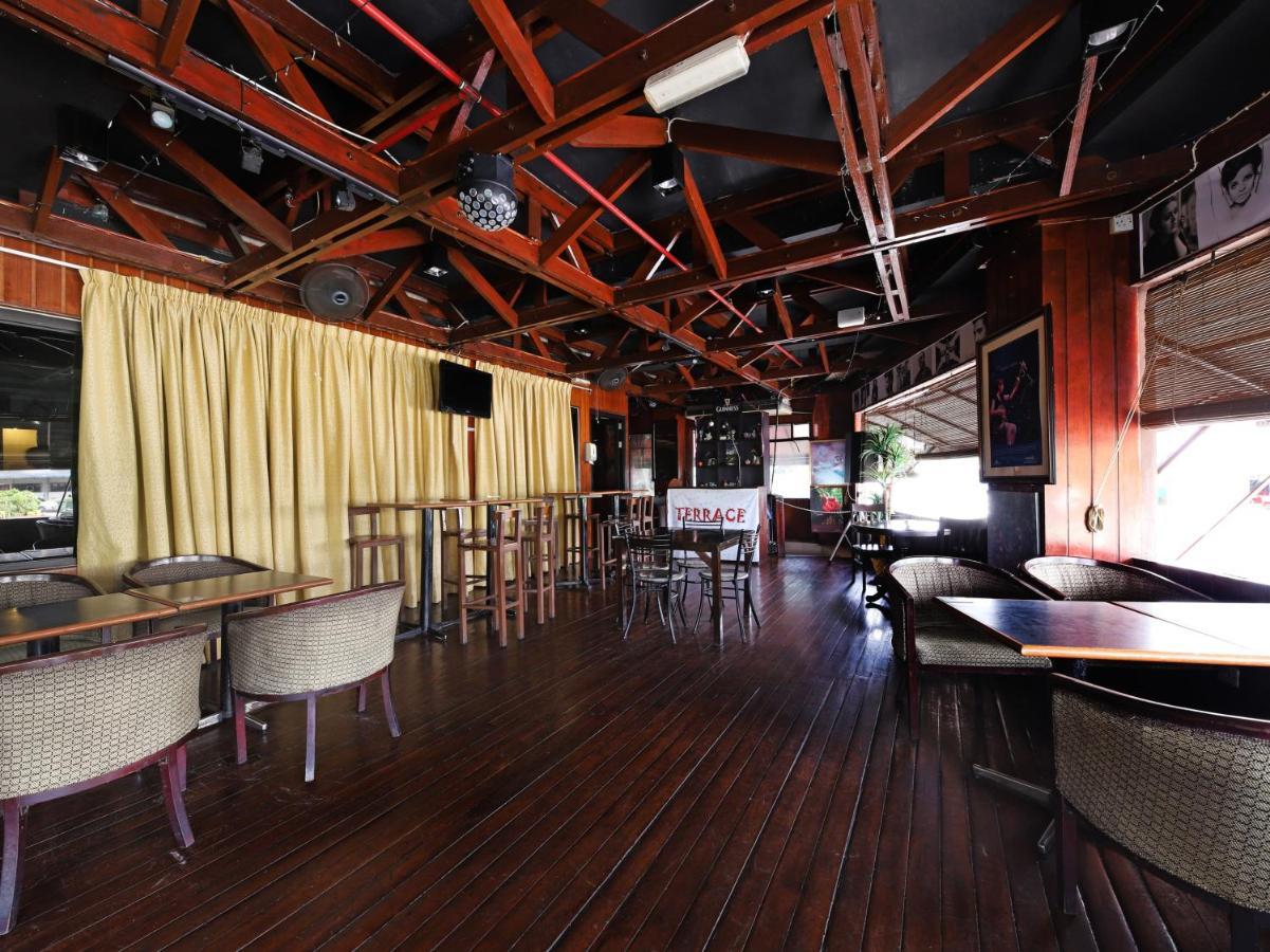Grand Supreme Hotel Kuching Exterior photo