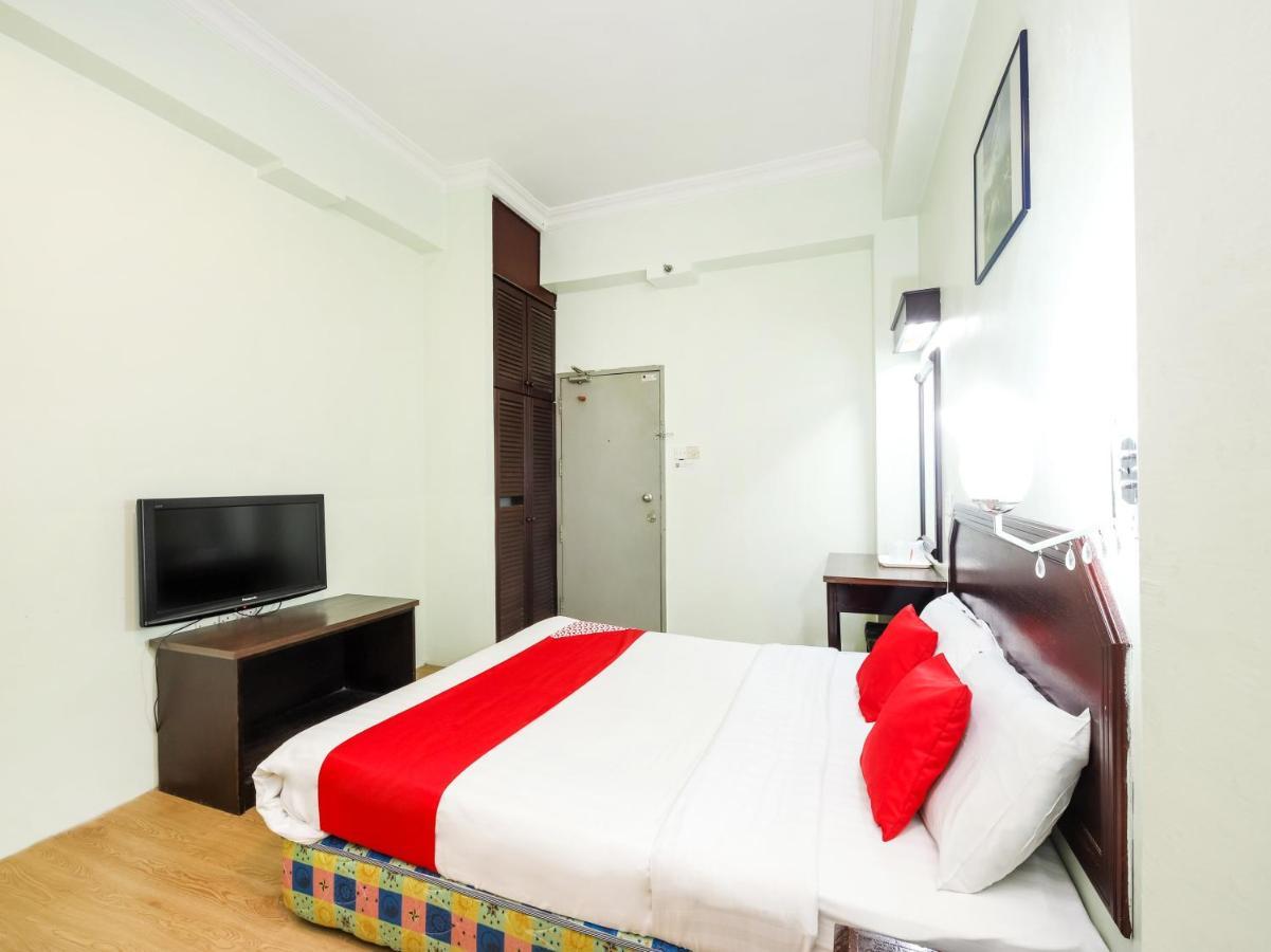 Grand Supreme Hotel Kuching Exterior photo